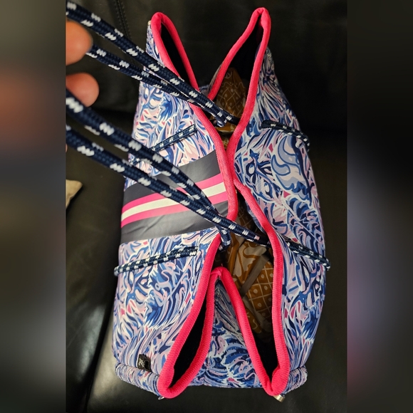 Simply Southern In Leaf Print Multicolored Pink and Blue Neoprene Tote EUC - Picture 10 of 16